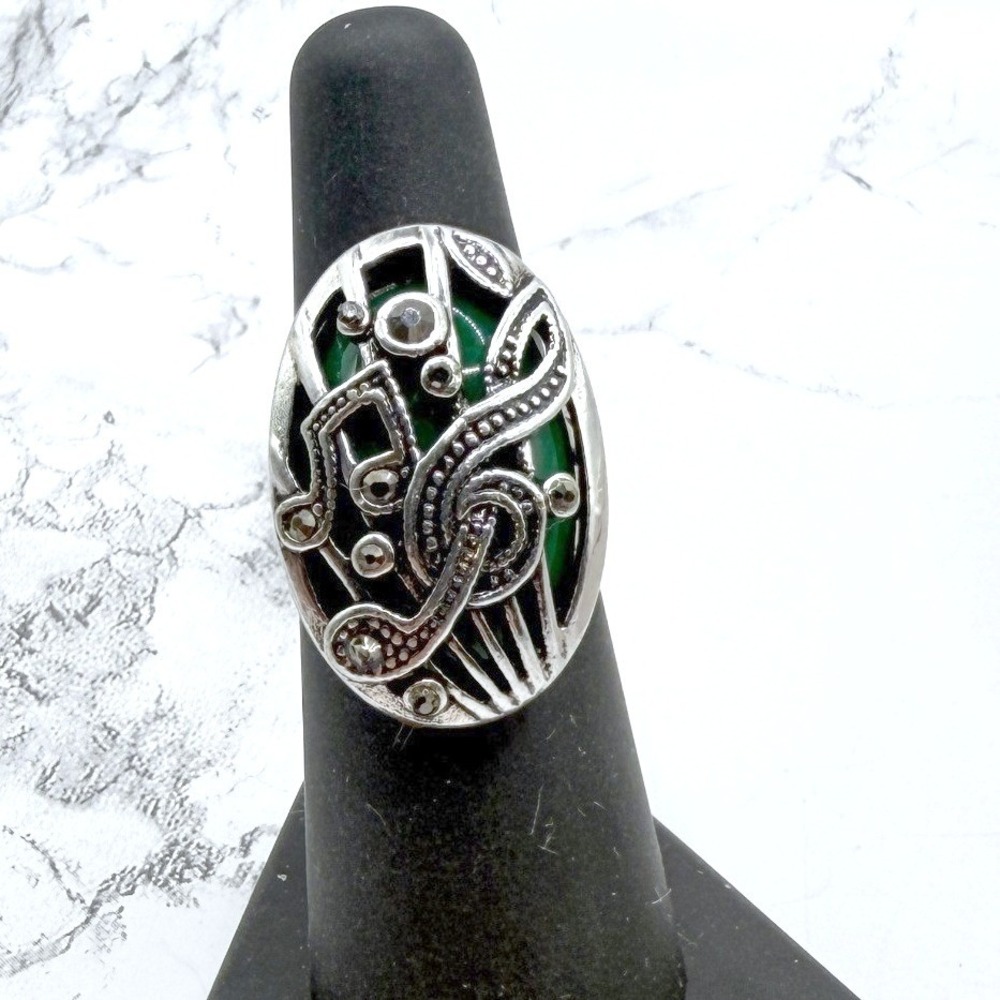 Music Note Statement Ring Green Glass Stone Silver Tone Sizes 6 & 6.5 VIDEO